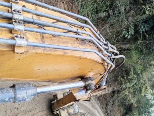 徐工XE370D履带式挖掘机