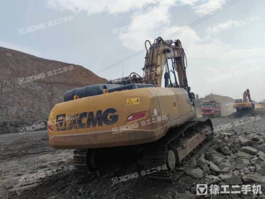 徐工XE370D履带式挖掘机