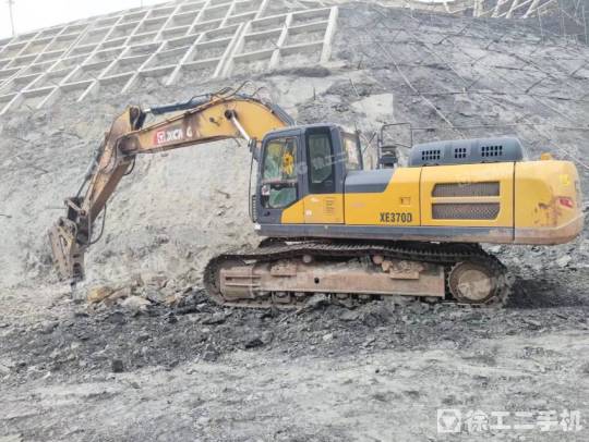 徐工XE370D履带式挖掘机