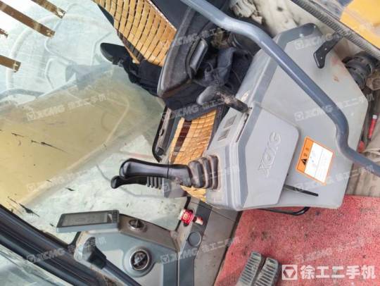 徐工XE370D履带式挖掘机