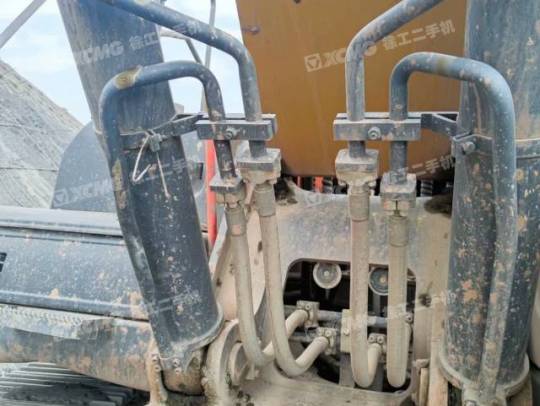 徐工XE370D履带式挖掘机