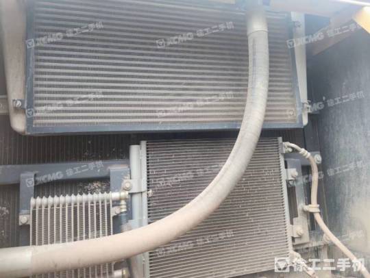 徐工XE370D履带式挖掘机