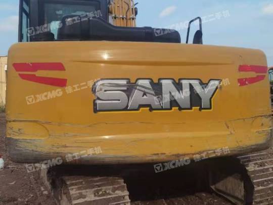 三一重工SY135履带式挖掘机