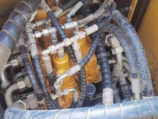 三一重工SY135履带式挖掘机