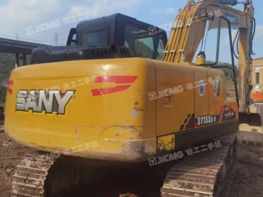 三一重工SY135履带式挖掘机