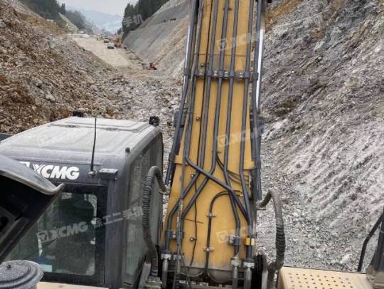 徐工XE370D履带式挖掘机