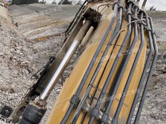 徐工XE370D履带式挖掘机