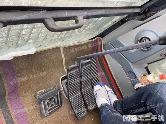 徐工XE370D履带式挖掘机