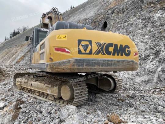 徐工XE370D履带式挖掘机