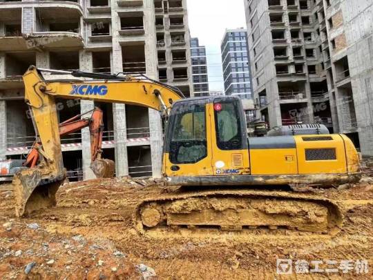 徐工XE215D履带式挖掘机