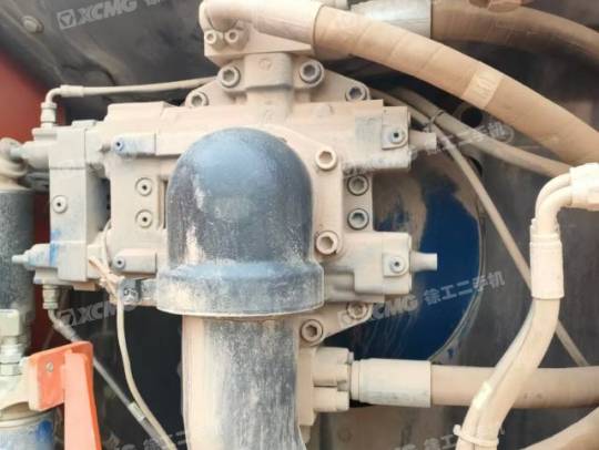 斗山DX380履带式挖掘机