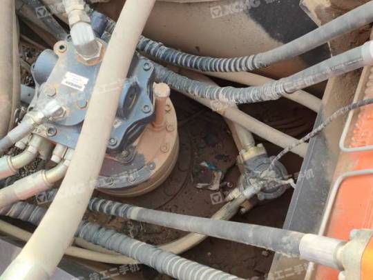 斗山DX380履带式挖掘机