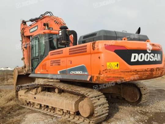 斗山DX380履带式挖掘机