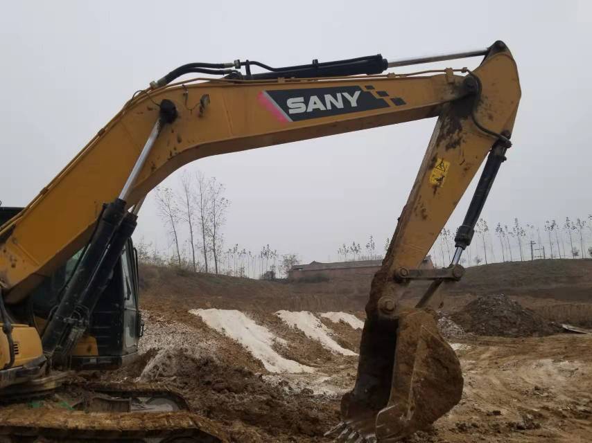三一重工SY215履帶式挖掘機