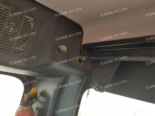 三一重工SY215履带式挖掘机