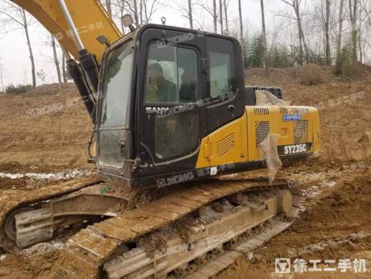 三一重工SY215履带式挖掘机