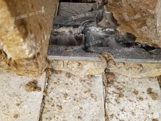 三一重工SY215履带式挖掘机