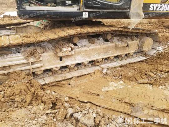 三一重工SY215履带式挖掘机