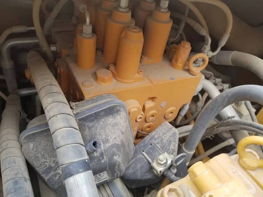 三一重工SY215履帶式挖掘機