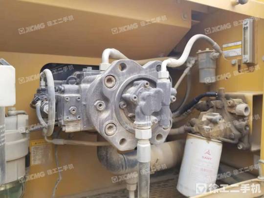 三一重工SY215履带式挖掘机