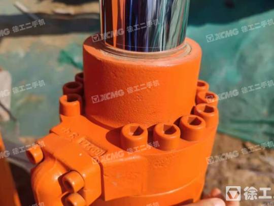 日立ZX200履带式挖掘机