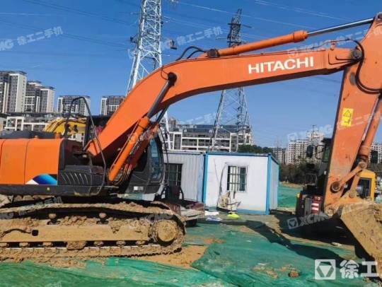 日立ZX200履带式挖掘机