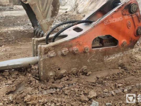 徐工XE470D履带式挖掘机