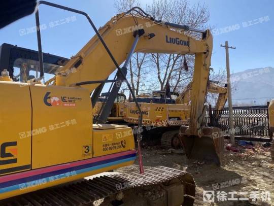 柳工CLG922履带式挖掘机