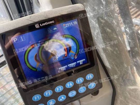 柳工CLG922履带式挖掘机