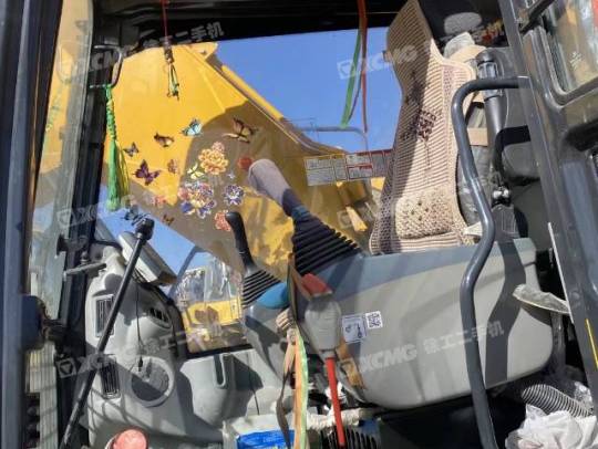 柳工CLG922履带式挖掘机