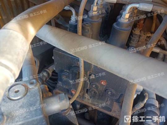 徐工XE215D履带式挖掘机