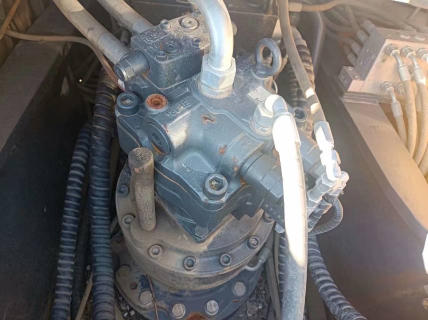 徐工XE215D履帶式挖掘機
