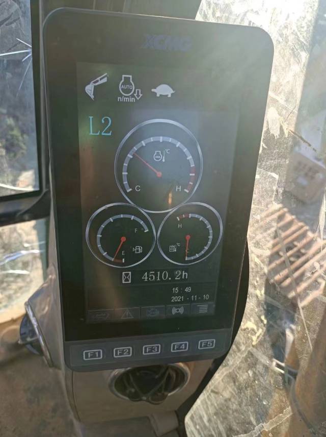 徐工XE215D履帶式挖掘機