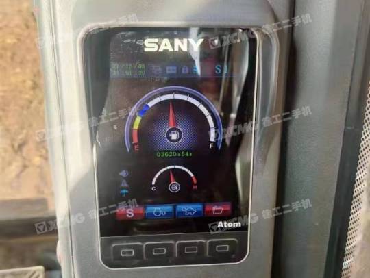 三一重工SY75履带式挖掘机