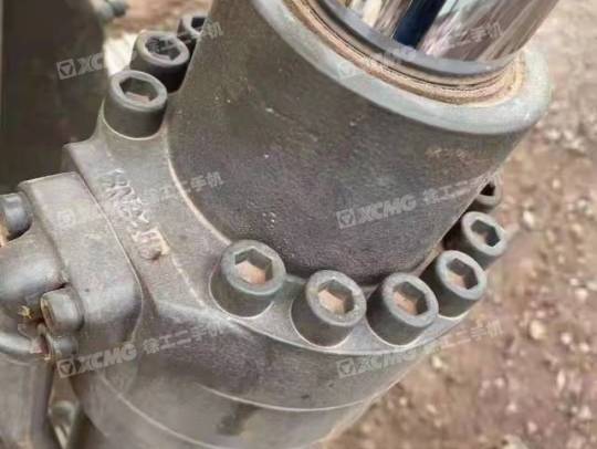 三一重工SY135履带式挖掘机