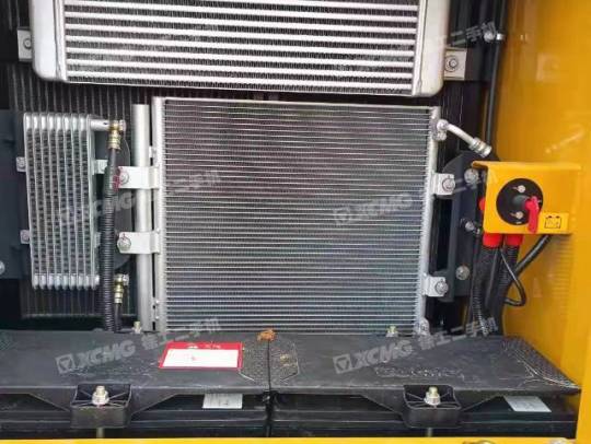 徐工XE200D履带式挖掘机