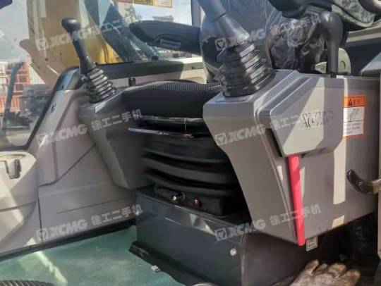 徐工XE75履带式挖掘机