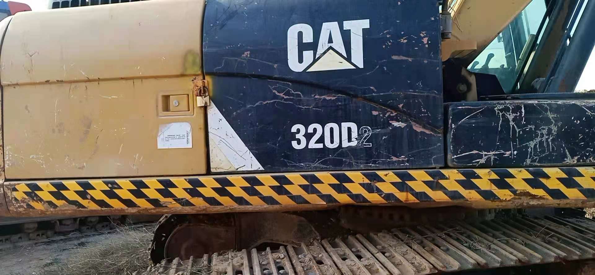 卡特彼勒320D2履帶式挖掘機