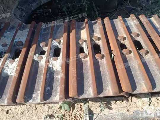 卡特彼勒320D2履带式挖掘机