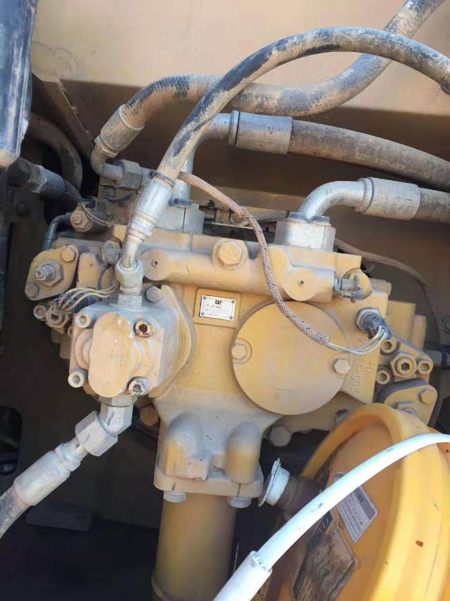 卡特彼勒320D2履帶式挖掘機