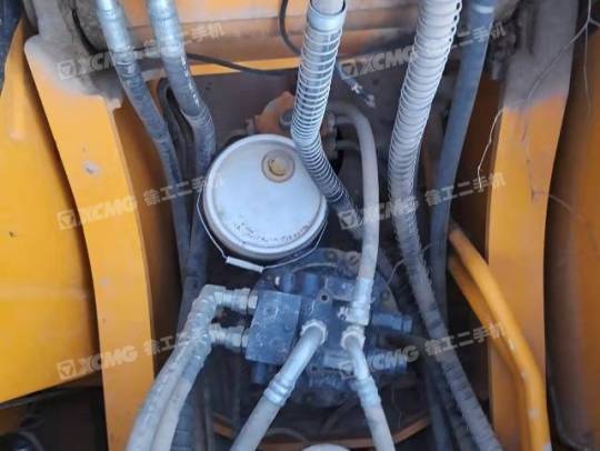 龙工LG6225履带式挖掘机