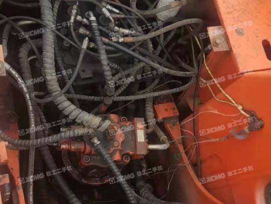 斗山DH220履带式挖掘机