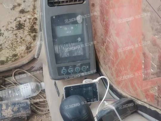 斗山DH220履带式挖掘机