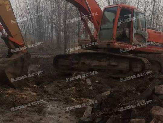 斗山DH220履带式挖掘机