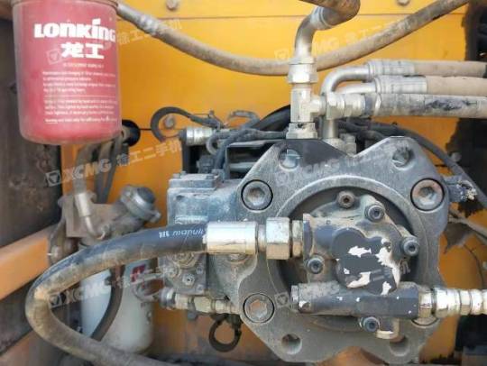 龙工LG6225履带式挖掘机