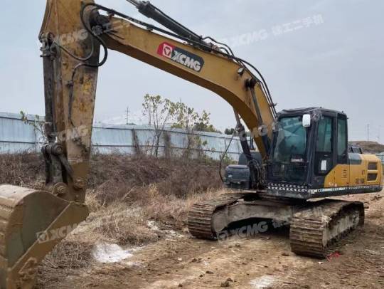 徐工XE215D履带式挖掘机