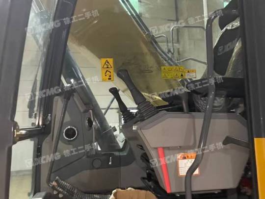 徐工XE200D履带式挖掘机