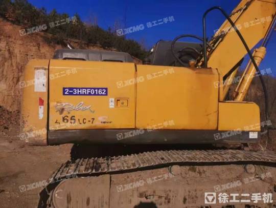 现代R225履带式挖掘机