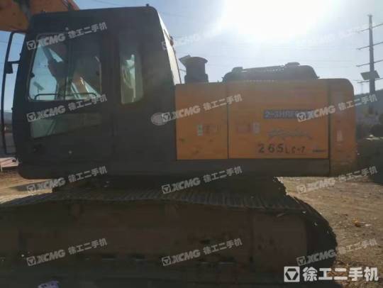 现代R225履带式挖掘机