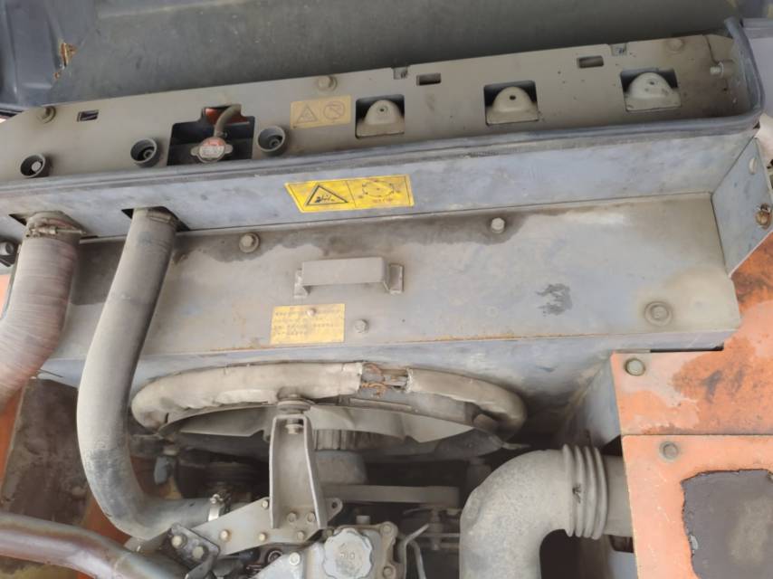 日立ZX240履带式挖掘机